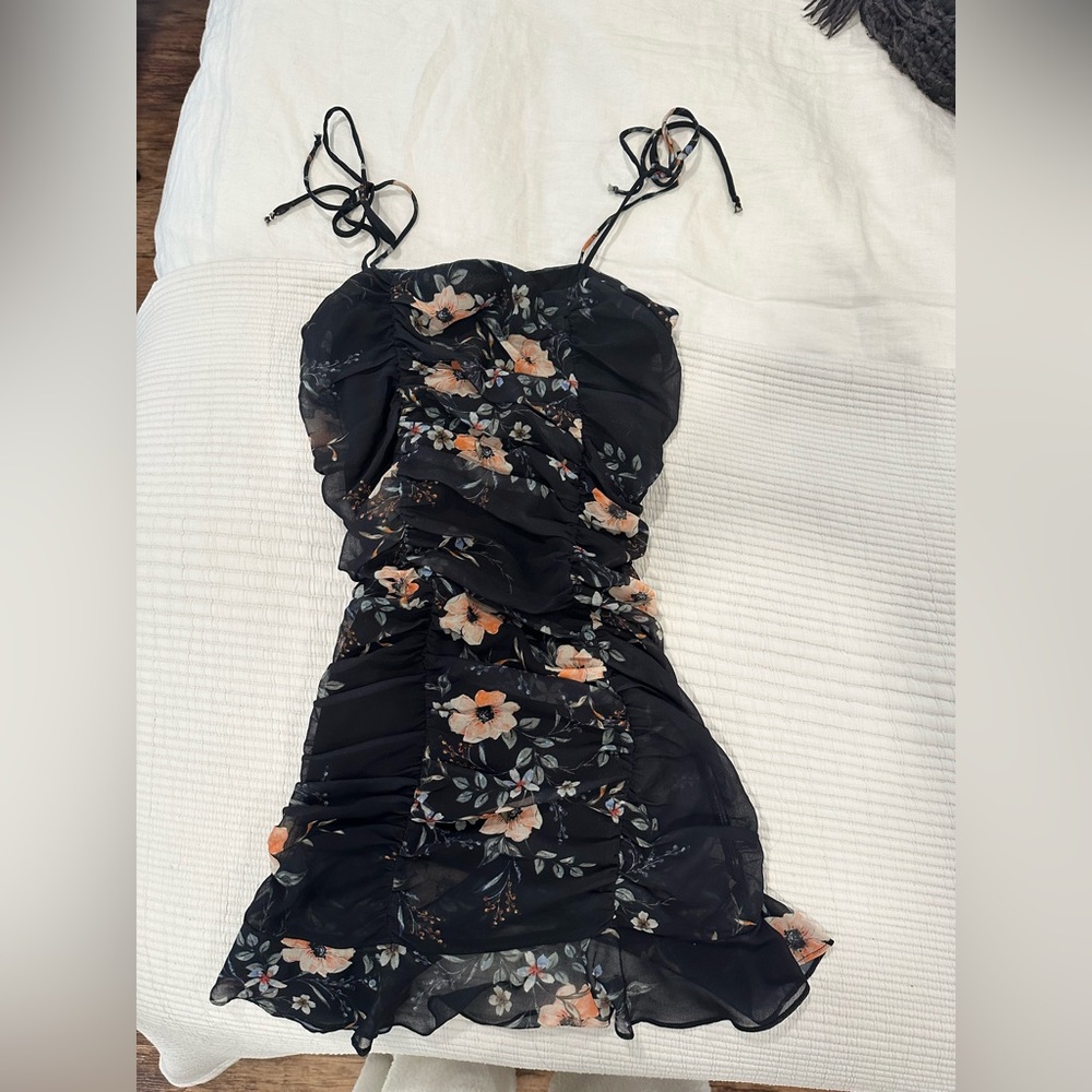 ditsy floral boutique brand olivaceous summer mini dress! never worn size s/xs